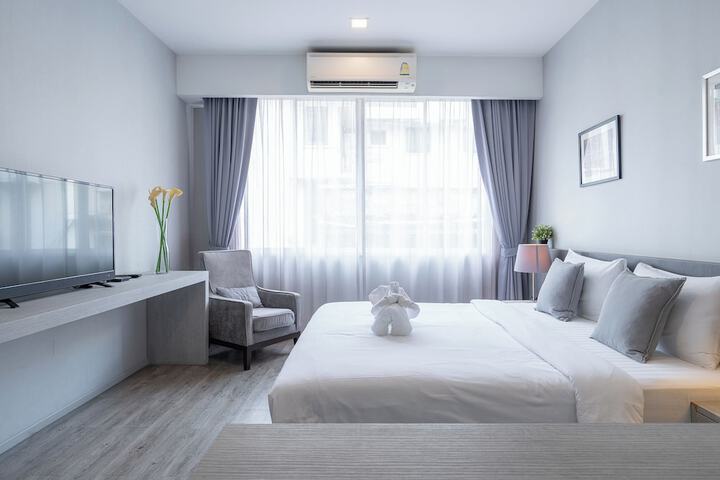 Room 26 of 216