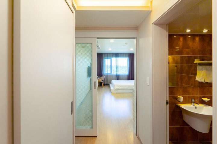Room 10 of 45