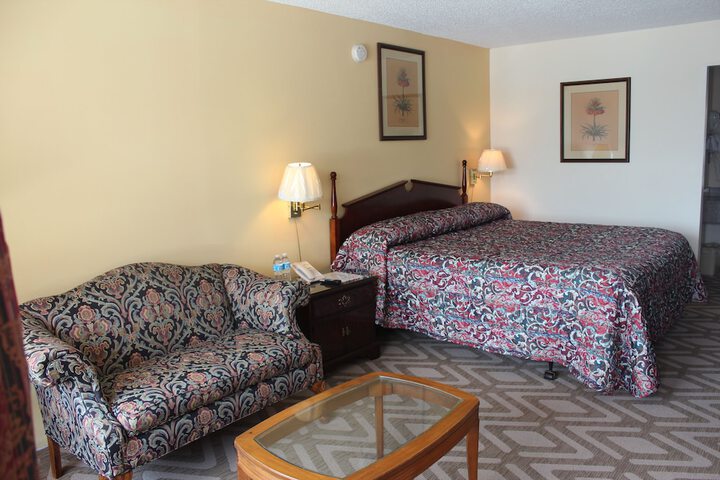 1 King Bed (8 of 20)