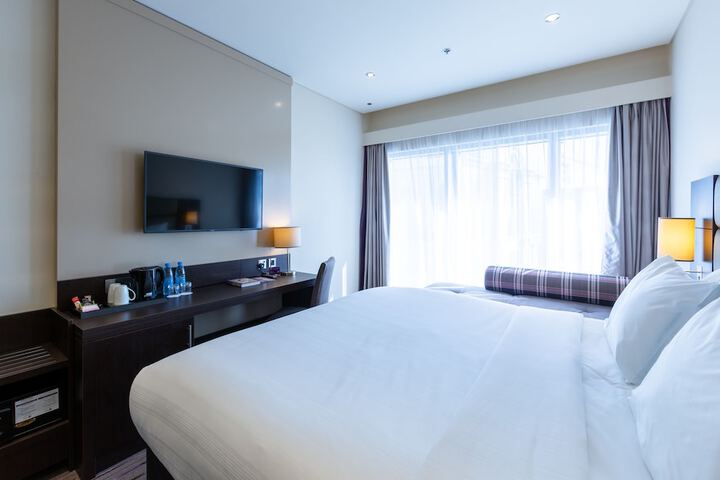 Room 8 of 42