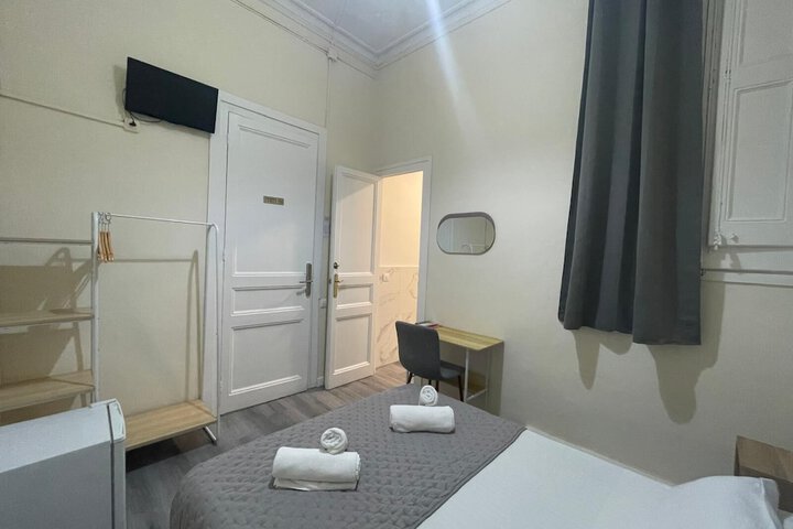 Room 8 of 43