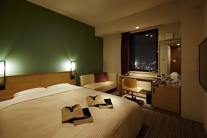 Room 15 of 76