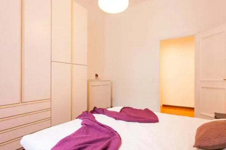 Room 3 of 9