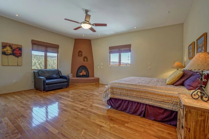 Room 3 of 16