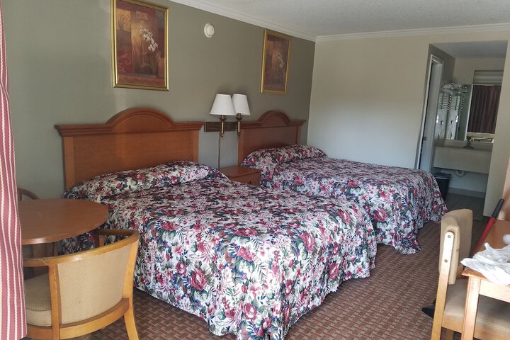 Room 7 of 27