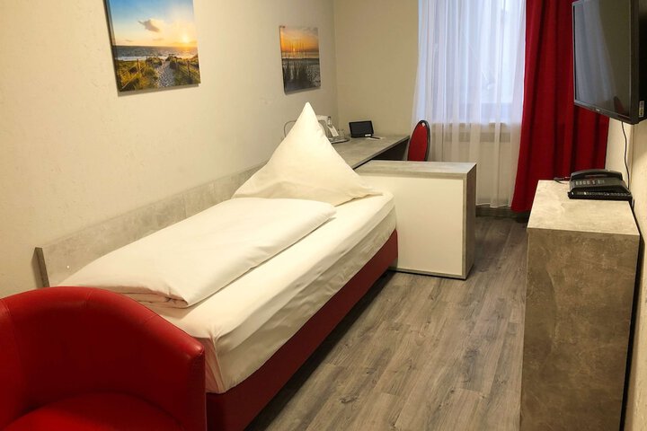 Room 5 of 55