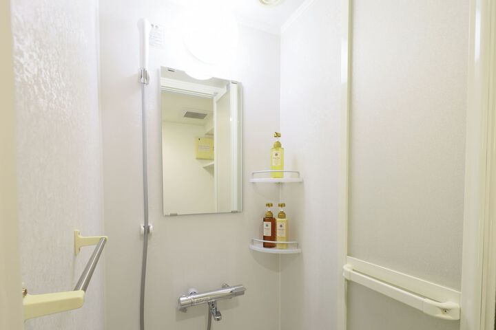 Room 27 of 78