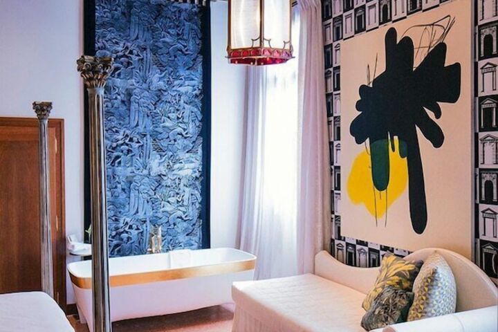 Room 2 of 63