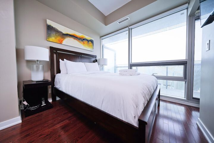 Room 33 of 195