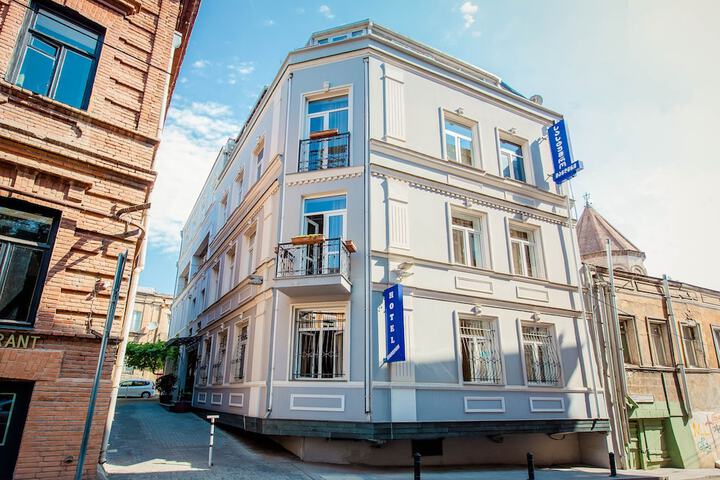 Hotel Sharden