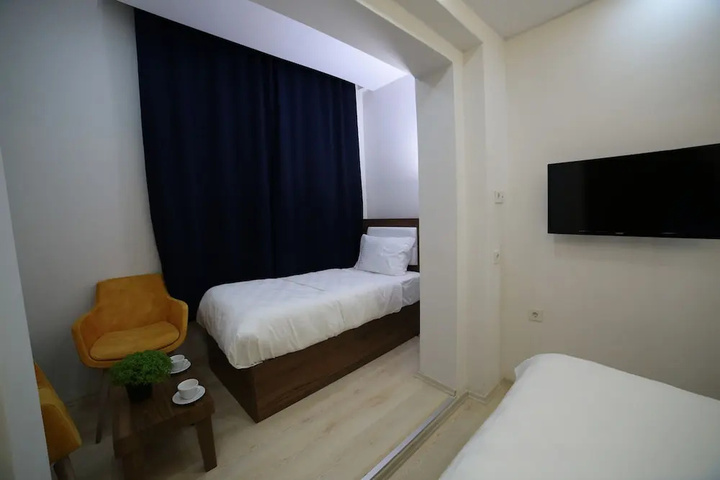 Room 5 of 21