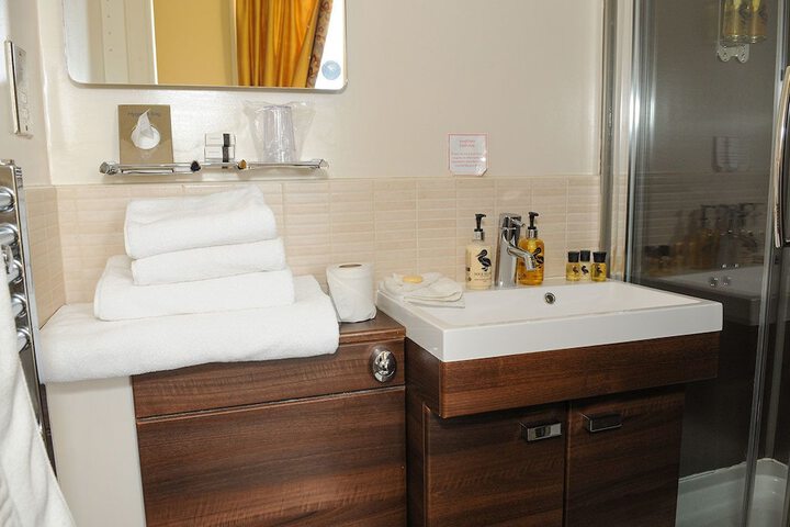 Room 32 of 51