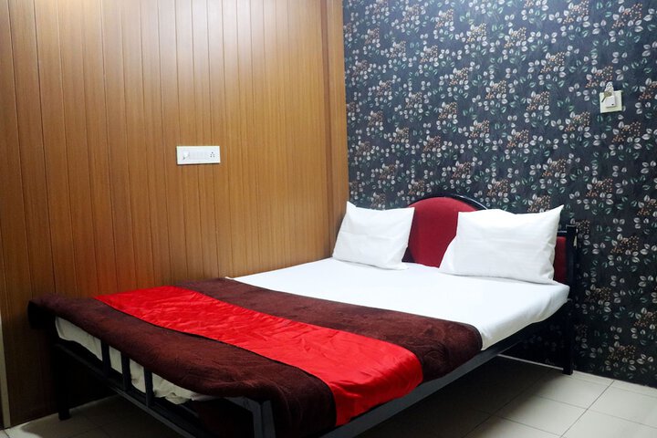 Room 12 of 34