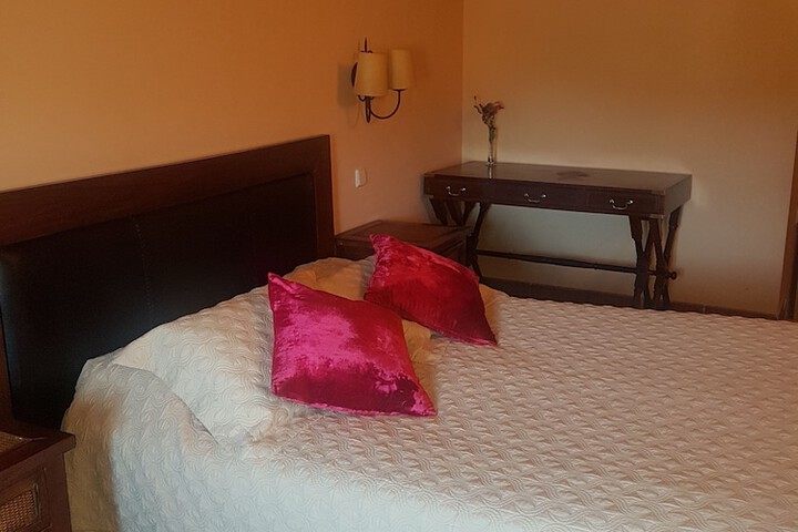 Room 6 of 10