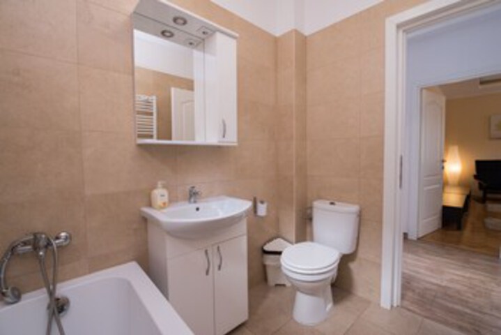 Room 4 of 44