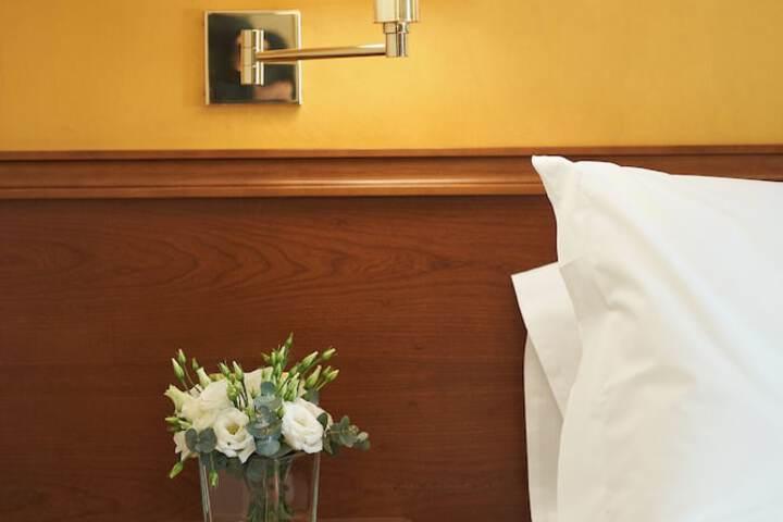 Room 45 of 103