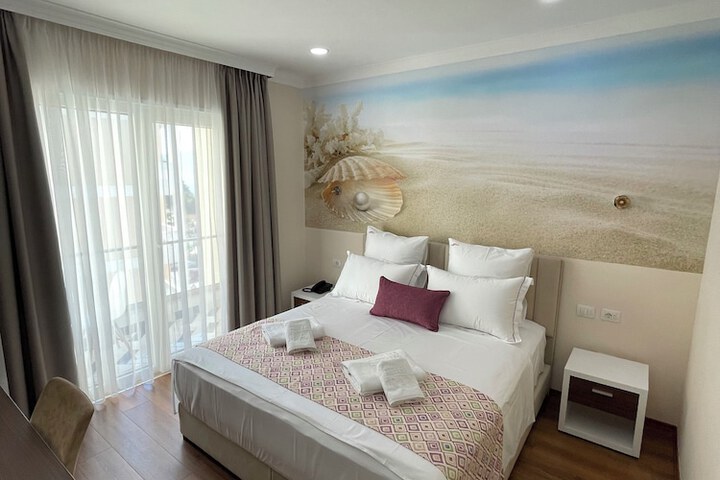 Room 38 of 191