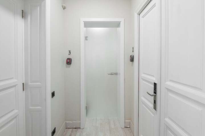 Hotel 4 of 208