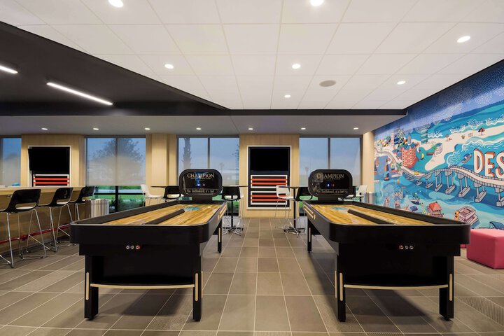 Hotel Interior 4 of 45