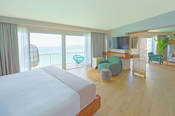 Room 47 of 165