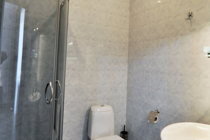 Room 10 of 36