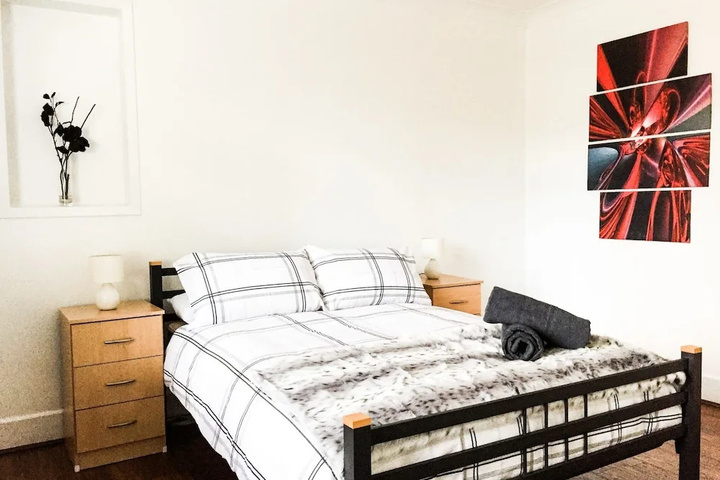 Room 10 of 11