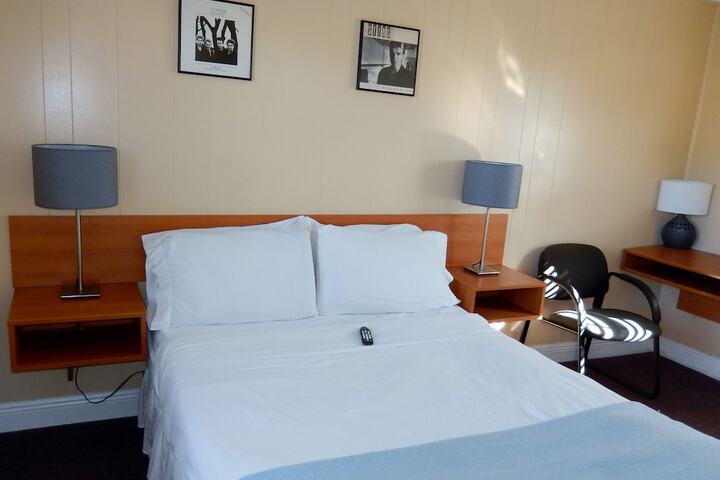 Room 8 of 34