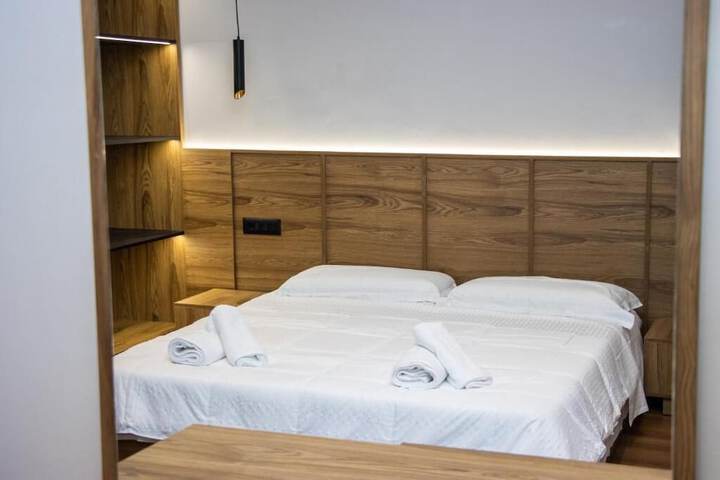 Room 9 of 29