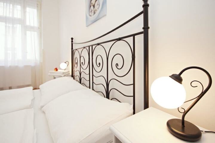 Room 6 of 43