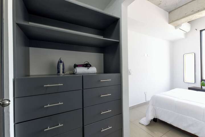Room 10 of 83