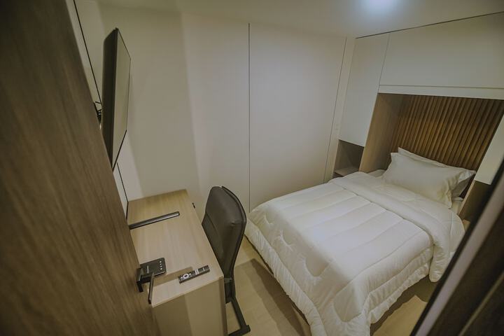 Room 32 of 95