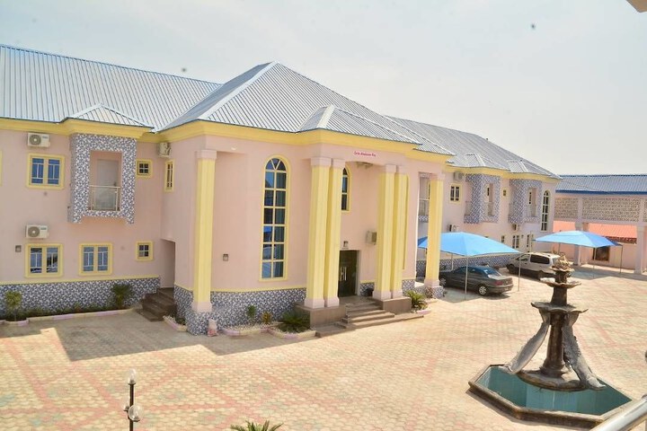 Hotel 4 of 8