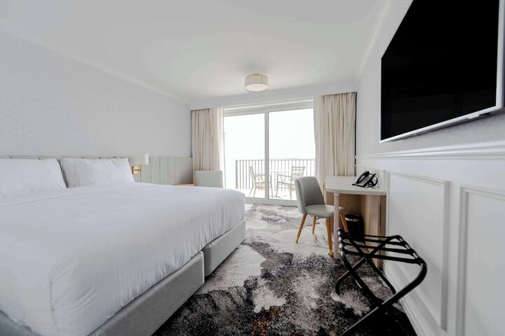Room 22 of 83