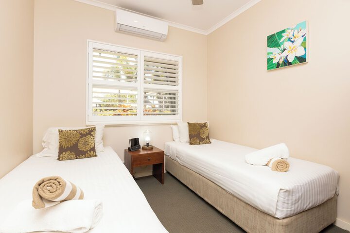 Room 8 of 43