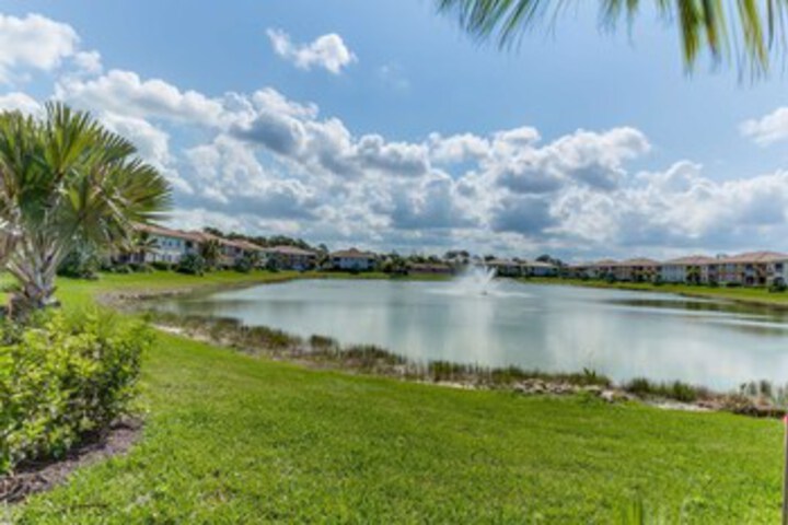 Hotel Exterior 10 of 45