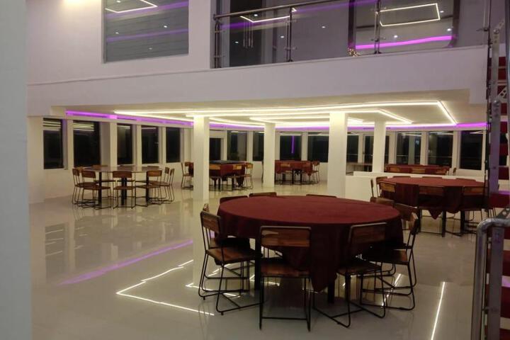 Hotel Surya Pantai Losari