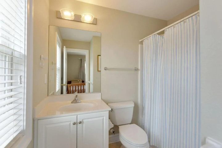 Room 9 of 26