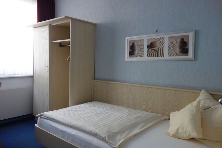 Room 7 of 50