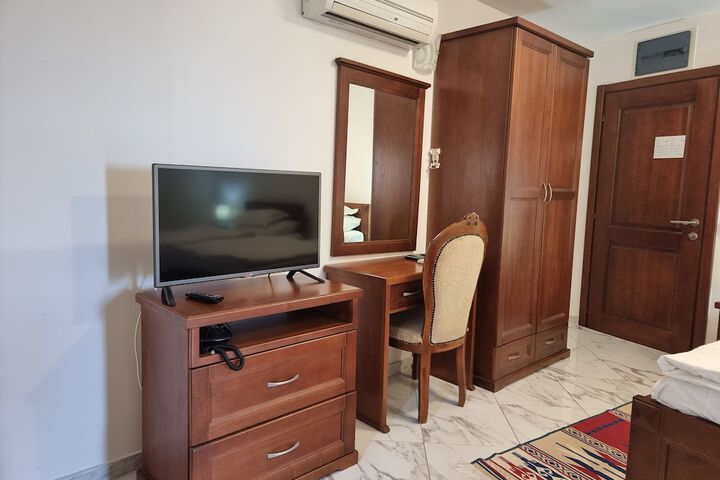 Room 16 of 263