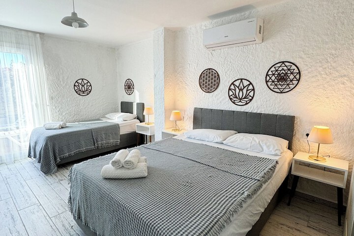Room 26 of 45