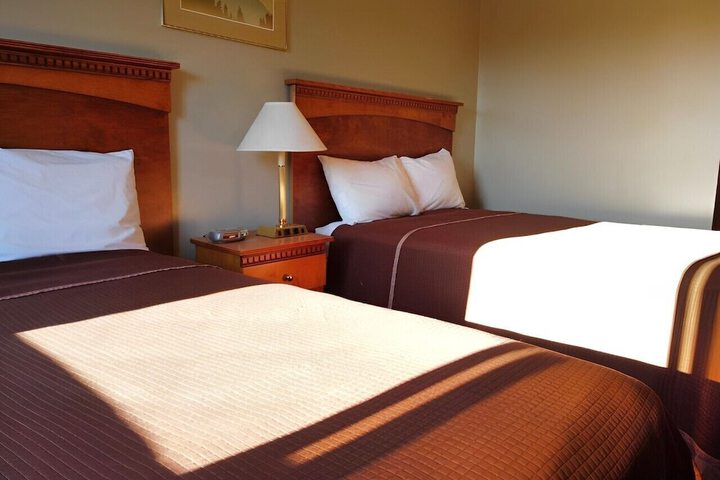 Room 4 of 13
