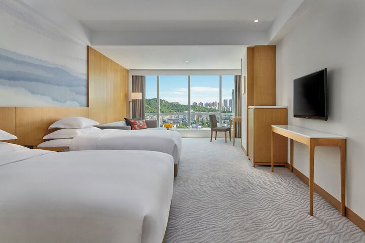 Room 14 of 125
