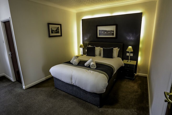Room 15 of 52