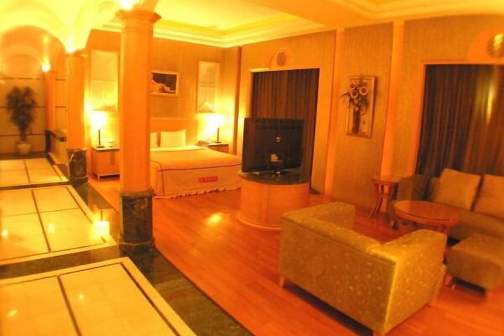 Room 21 of 52