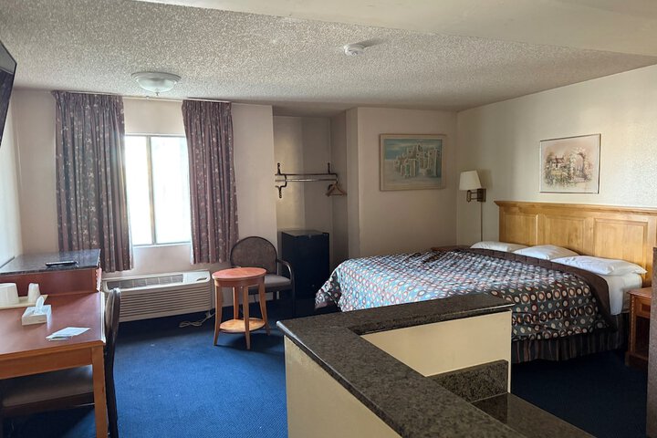 Room 6 of 23