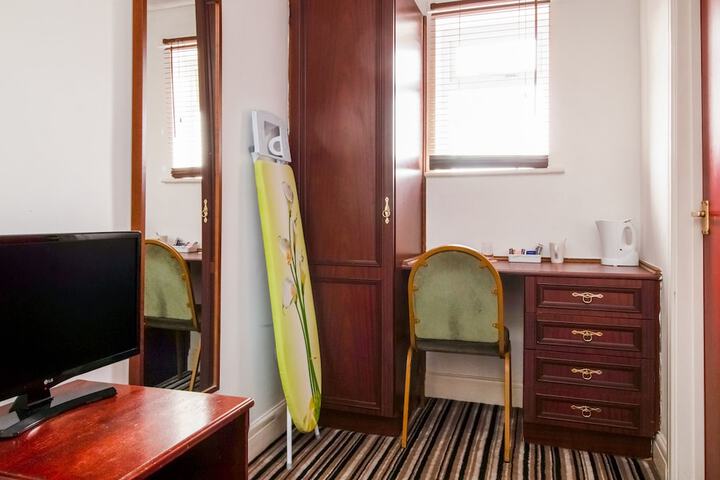 Room 4 of 21