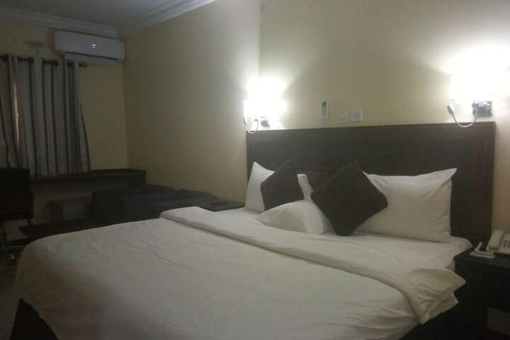 Room 8 of 38