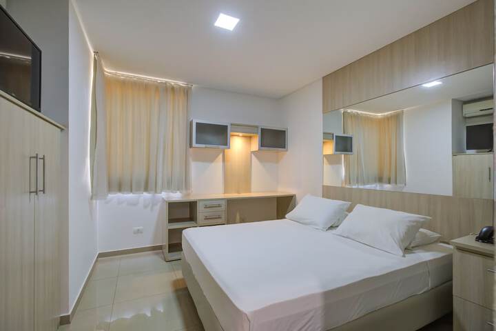 Room 3 of 68