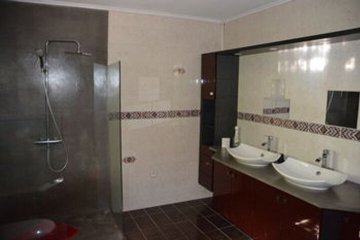 Room 7 of 13