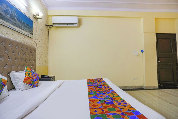 Room 8 of 28